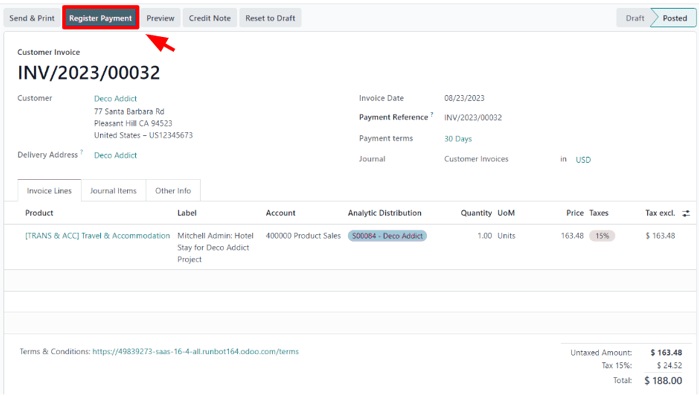 A customer invoice with the register payment button ready to be clicked.